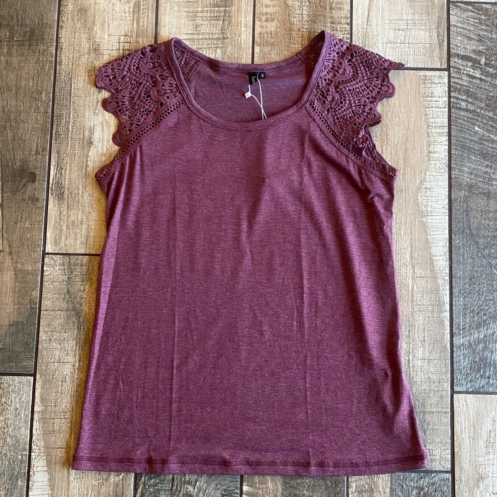 Automet Women's Lace Sleeve Top - Burgundy 🆕